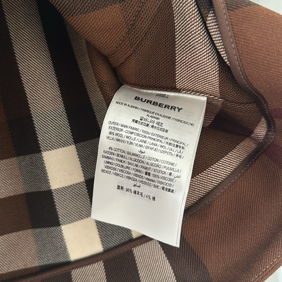 New Authentic Burberry Wool Skirt with Classic Check Pattern - Picture 11 of 11